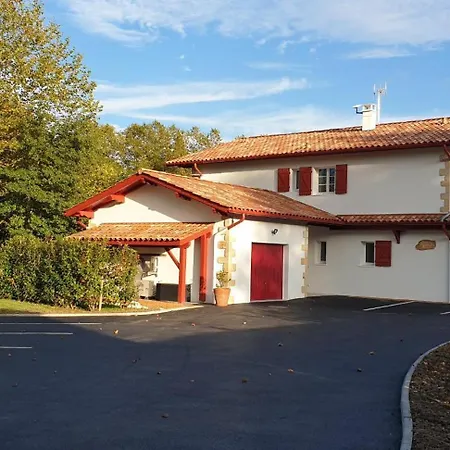 Zeruko Izarra Сasa de vacaciones Sare